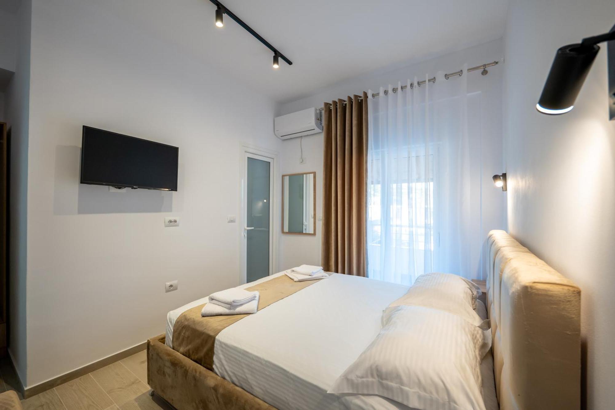 Hotel Perla Εξαμίλιο Εξωτερικό φωτογραφία