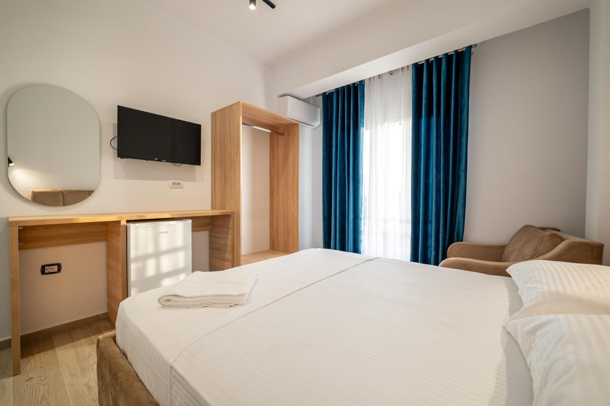 Hotel Perla Εξαμίλιο Εξωτερικό φωτογραφία